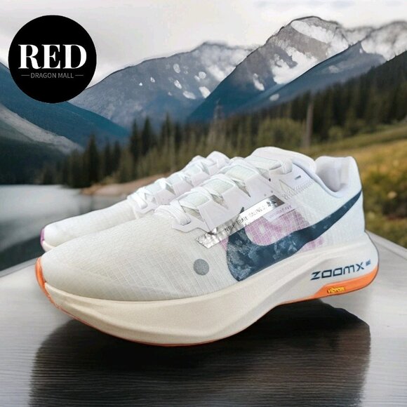 Nike White and Black Athletic Shoes main image 14